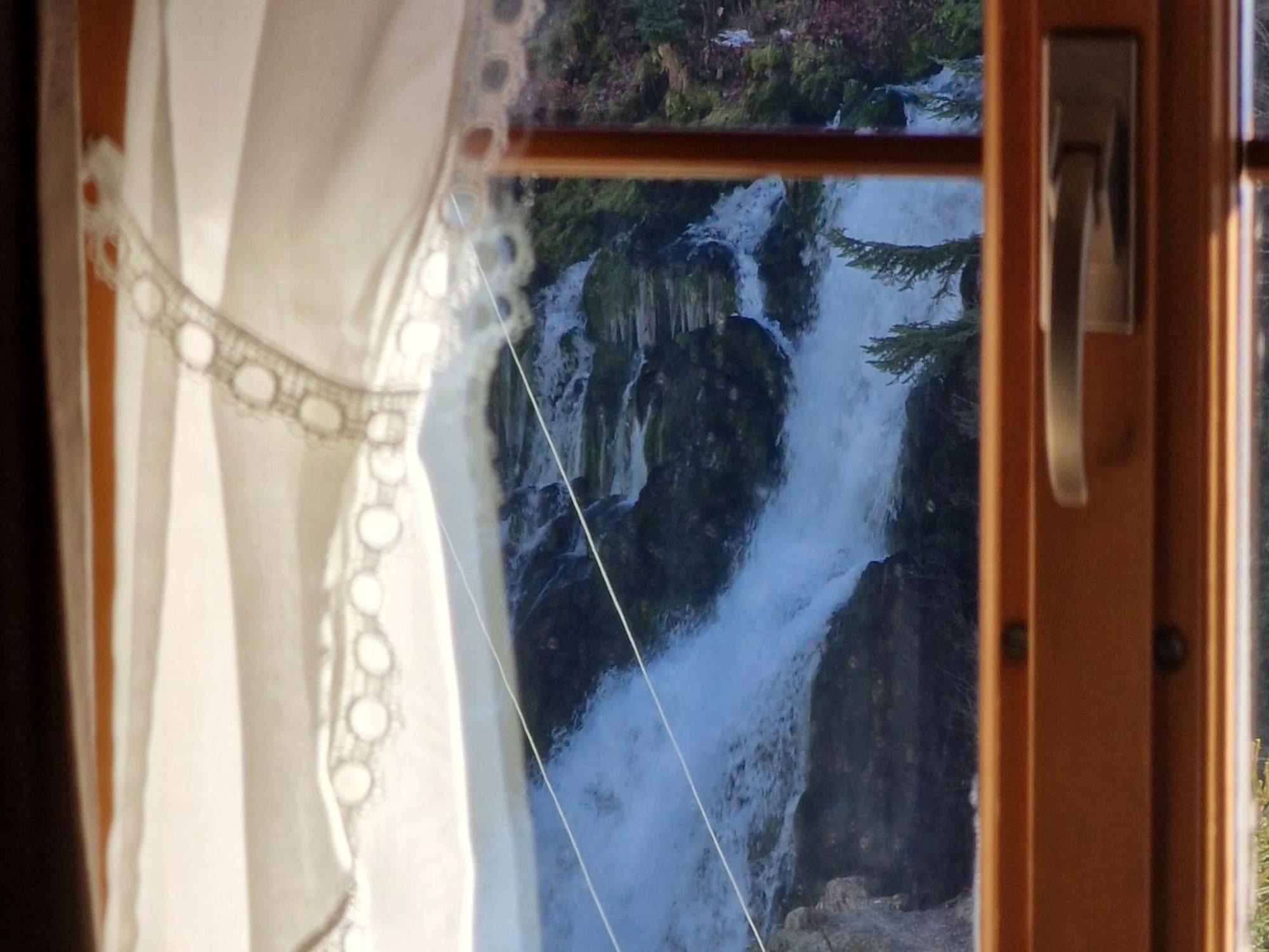 Cascade De Jaun Hotel Exterior photo